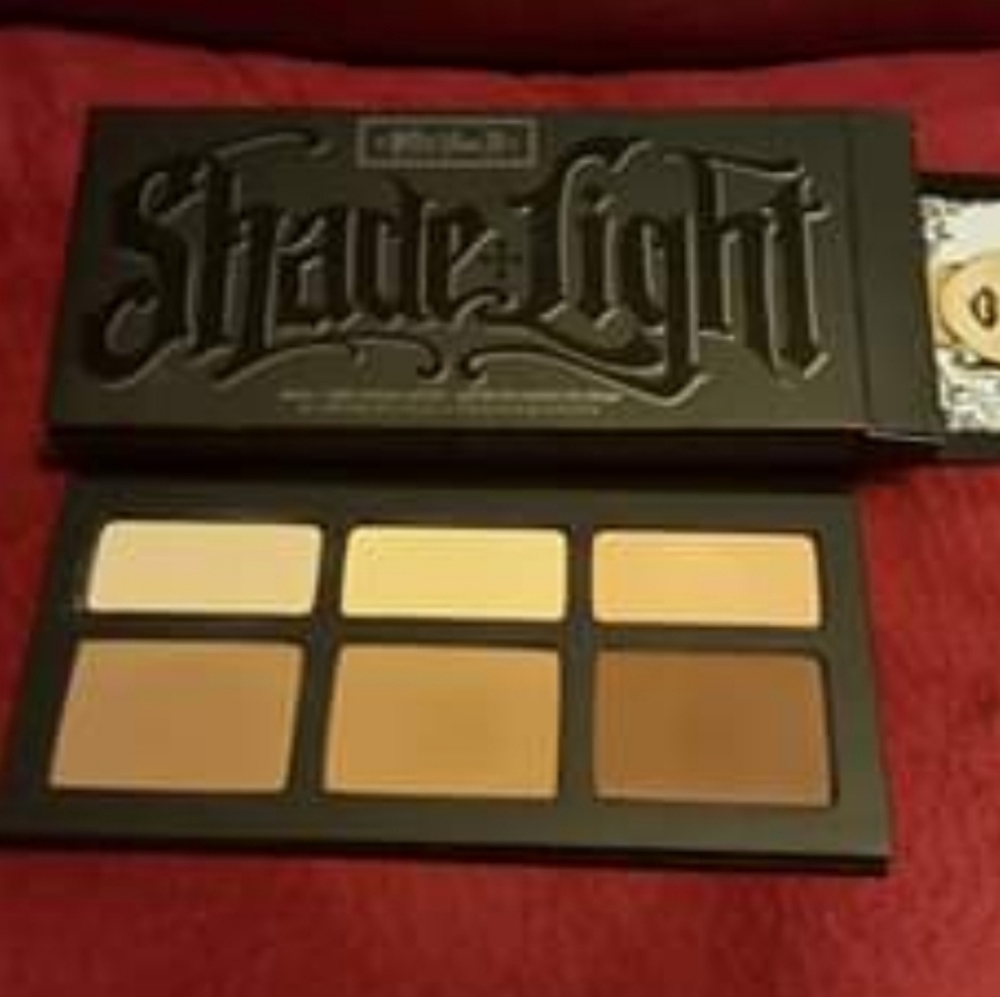 Kat von D shade and light contour pallet